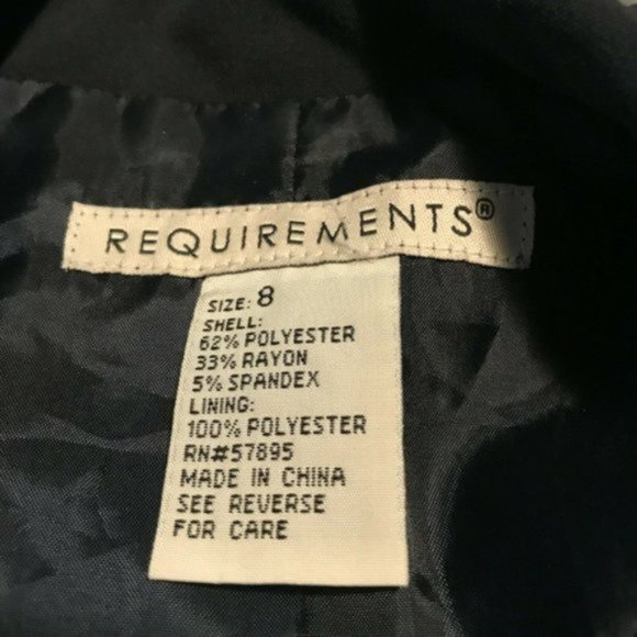 Requirements | 2-Button Navy Long-Sleeve Dress Blazer with Pockets | Sz 8 - Picture 6 of 9